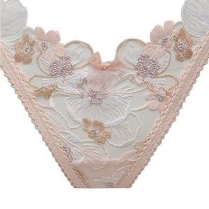 For love and lemons mae thong